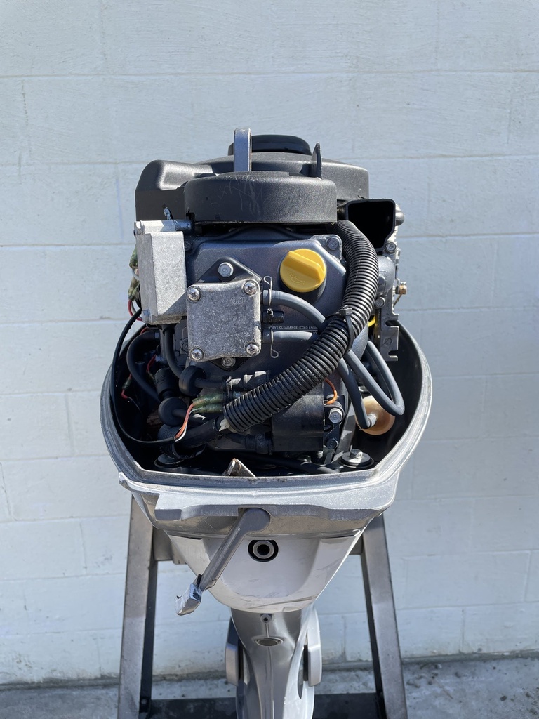 Yamaha 25HP 4 Stroke Outboard Engine W/ 20” Long Shaft - Just Serviced