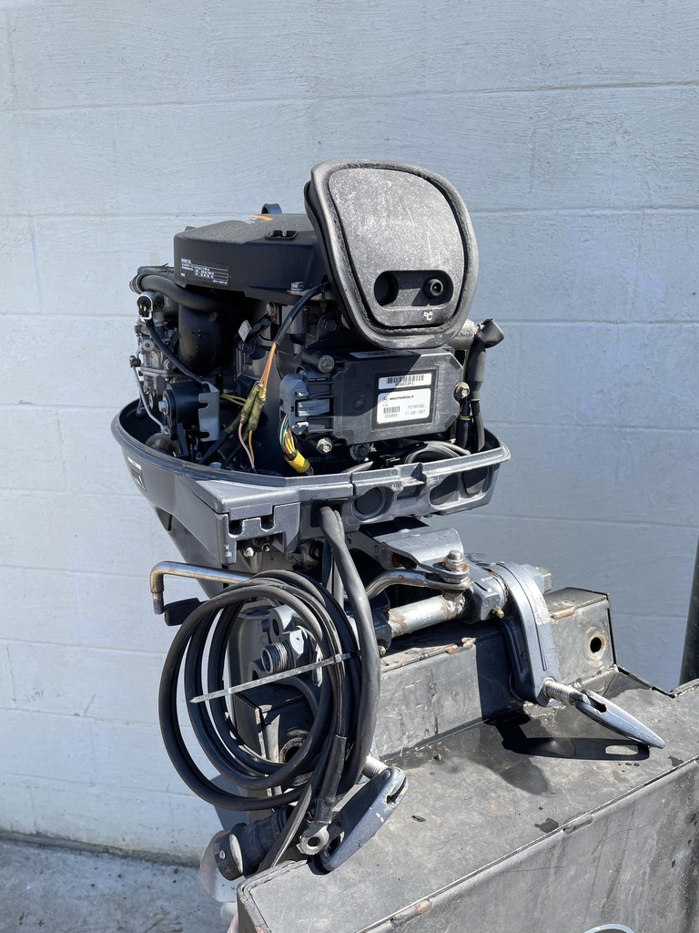 Yamaha 25HP 4 Stroke Outboard Engine W/ 20” Long Shaft - Just Serviced