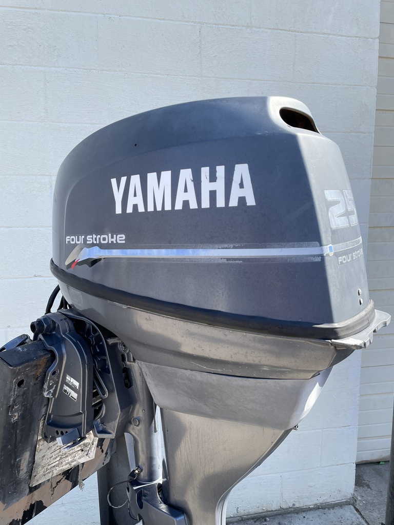 Yamaha 25HP 4 Stroke Outboard Engine W/ 20” Long Shaft - Just Serviced