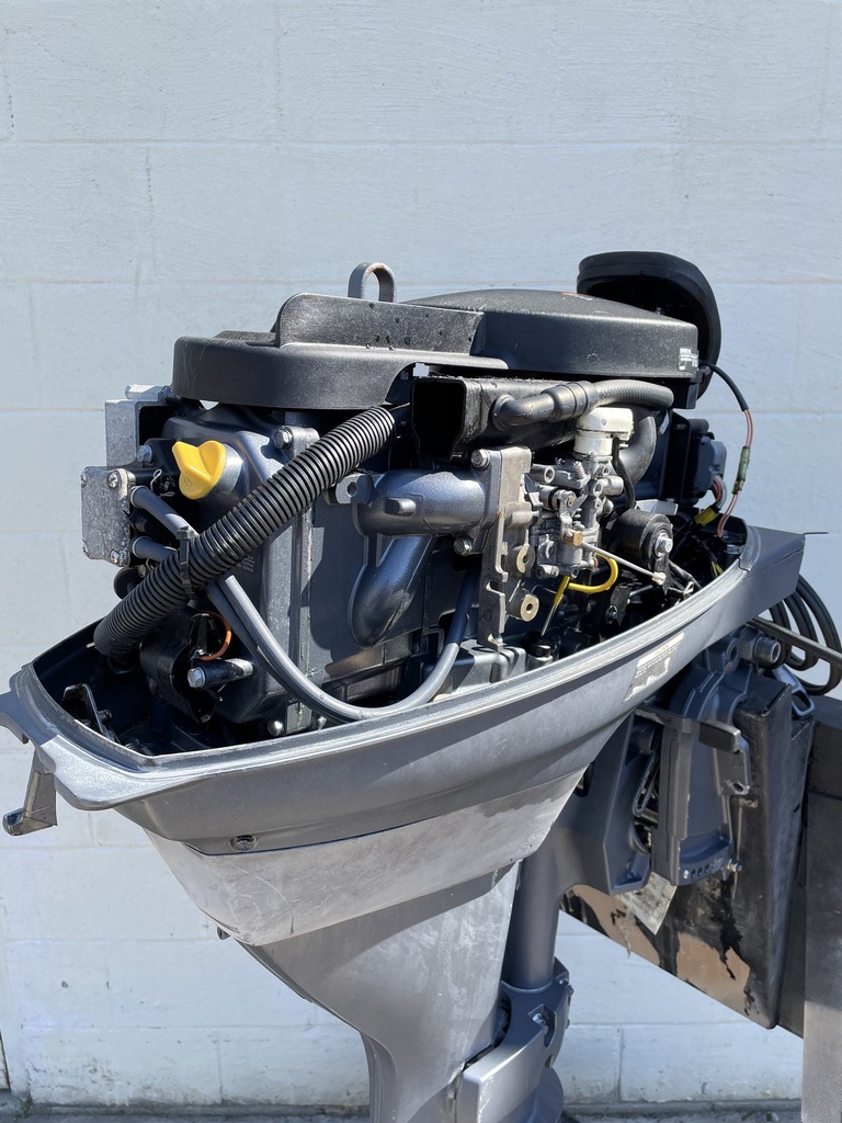 Yamaha 25HP 4 Stroke Outboard Engine W/ 20” Long Shaft - Just Serviced