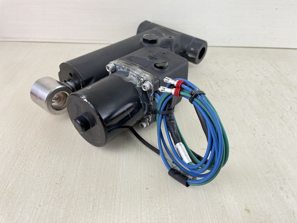 Evinrude Etec 70 90 115 130 HP Outboard Trim & Tilt Assembly 5005756 5008949