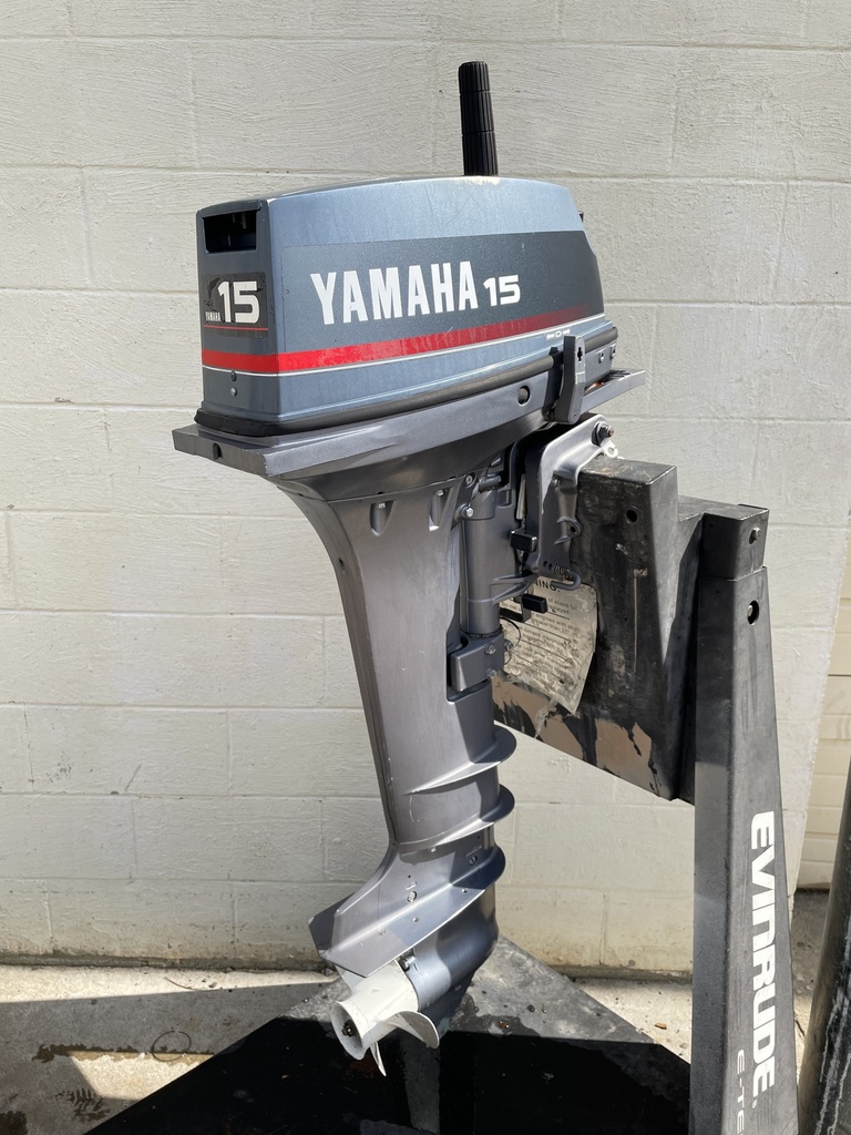 Yamaha 15HP 2 Stroke Outboard Long Shaft W/ Tiller Handle - Good Condition