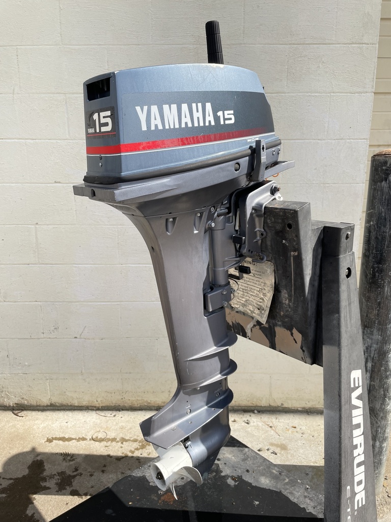 Yamaha 15HP 2 Stroke Outboard Long Shaft W/ Tiller Handle - Good Condition