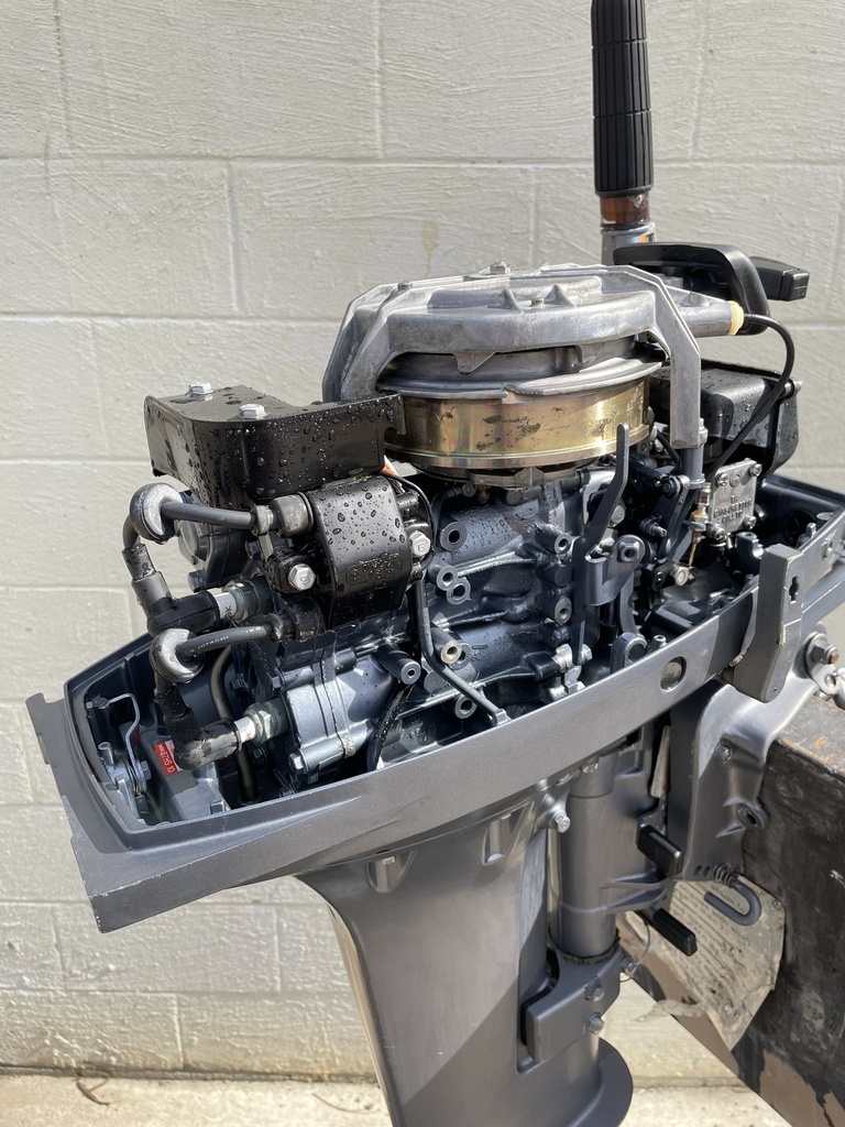 Yamaha 15HP 2 Stroke Outboard Long Shaft W/ Tiller Handle - Good Condition