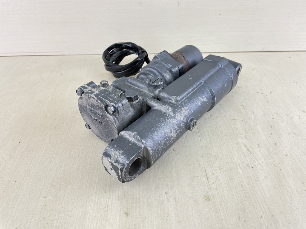 1995 - 2001 Yamaha 40 50 HP 4 Stroke Power Trim & Tilt Unit 62X-43800-00-4D
