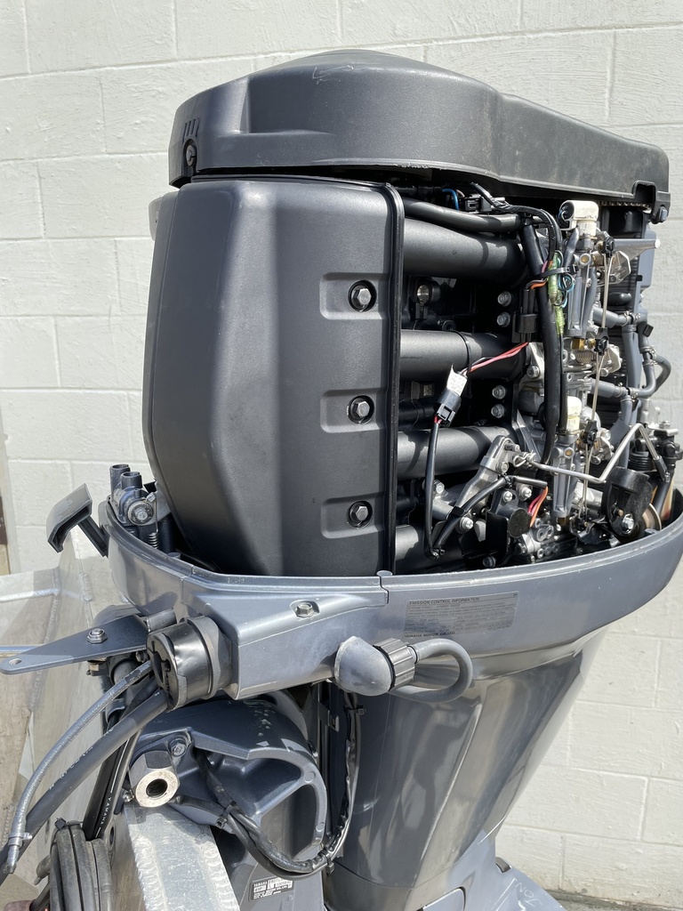 2004 Yamaha 90HP 4 Stroke Outboard W/ 20" Shaft Controls Included Just Serviced