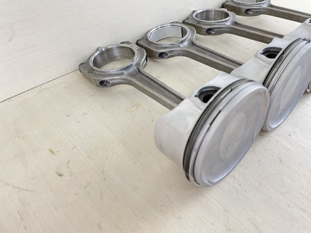 2017 Yamaha 150HP 4 Stroke Outboard Piston & Connecting Rod 63P-11631-10-93