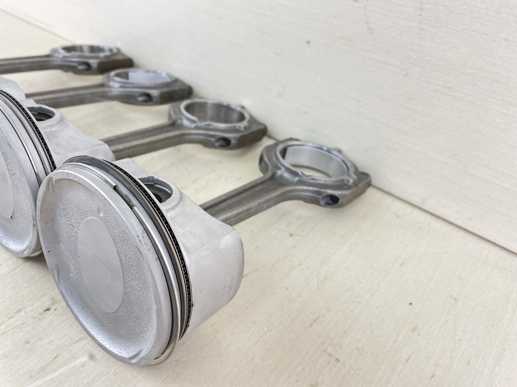 2017 Yamaha 150HP 4 Stroke Outboard Piston & Connecting Rod 63P-11631-10-93