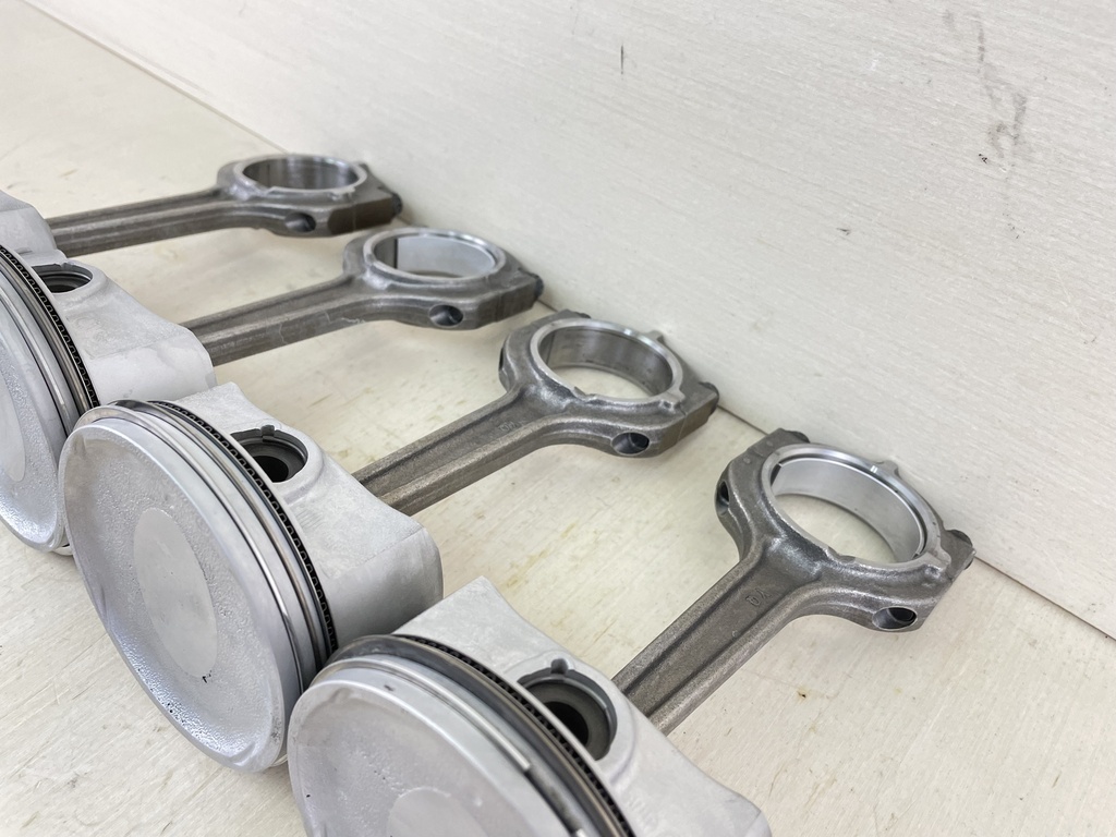 2017 Yamaha 150HP 4 Stroke Outboard Piston & Connecting Rod 63P-11631-10-93