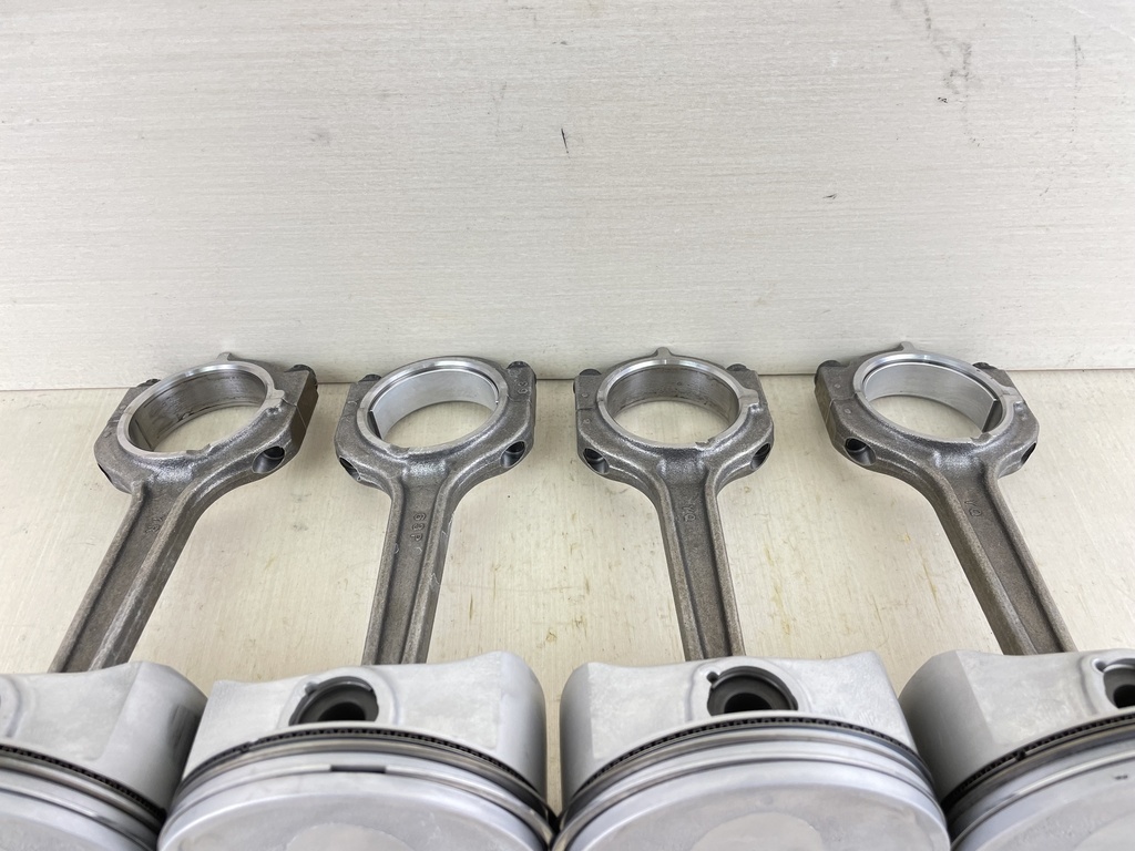 2017 Yamaha 150HP 4 Stroke Outboard Piston & Connecting Rod 63P-11631-10-93