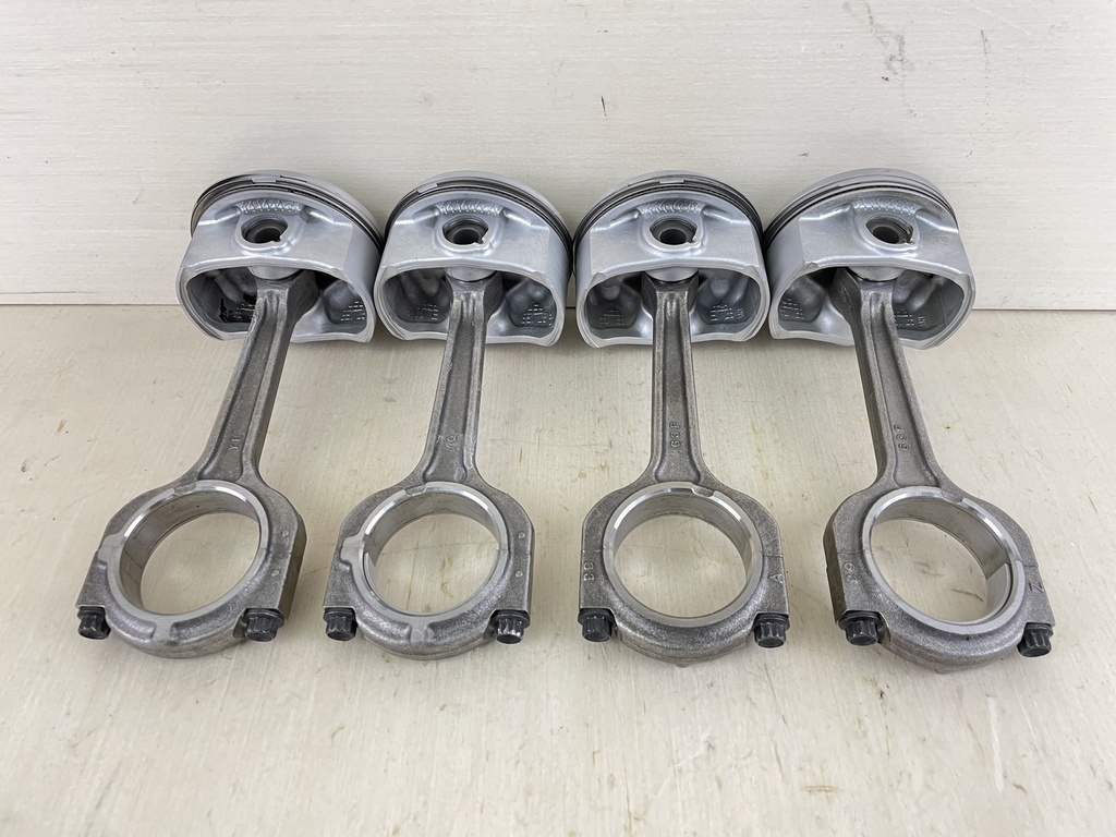 2017 Yamaha 150HP 4 Stroke Outboard Piston & Connecting Rod 63P-11631-10-93