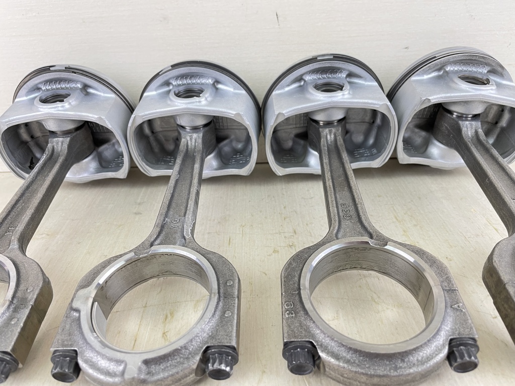 2017 Yamaha 150HP 4 Stroke Outboard Piston & Connecting Rod 63P-11631-10-93