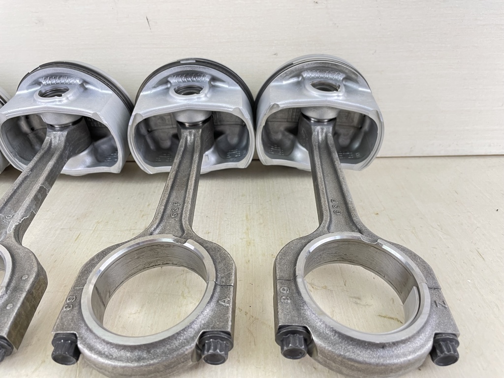 2017 Yamaha 150HP 4 Stroke Outboard Piston & Connecting Rod 63P-11631-10-93