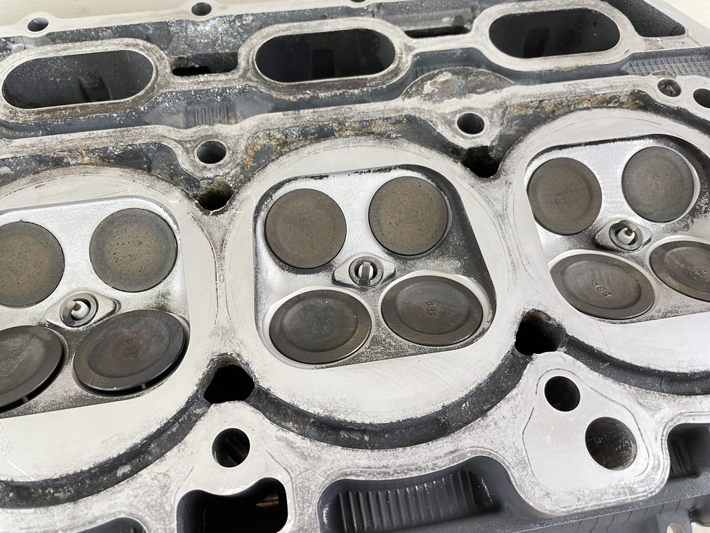 15-18 Yamaha 150HP 4 Stroke Outboard Cylinder Head 63P-W009A-04-9S