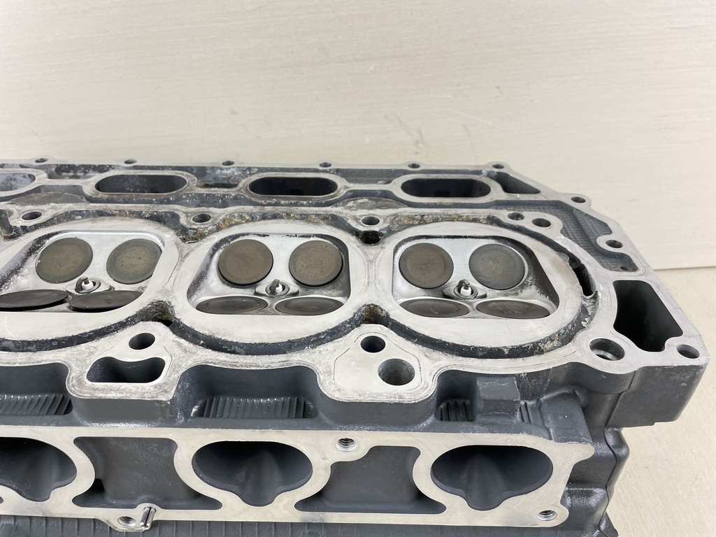 15-18 Yamaha 150HP 4 Stroke Outboard Cylinder Head 63P-W009A-04-9S