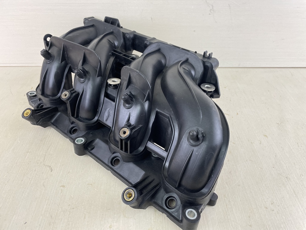 04 - 2014 Yamaha 150HP 4 Stroke Outboard Intake Manifold 63P-13641-00-00