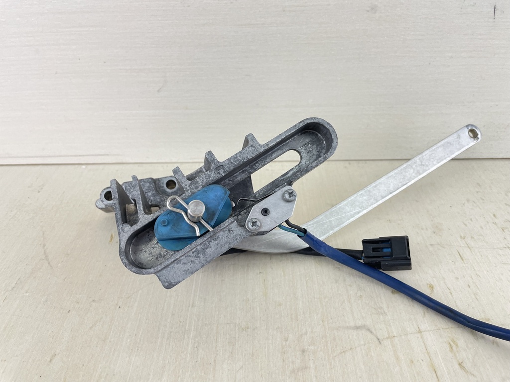 2014 Yamaha 150HP 4 Stroke Outboard Switch & Bracket Assembly 69J-8259F-00-00