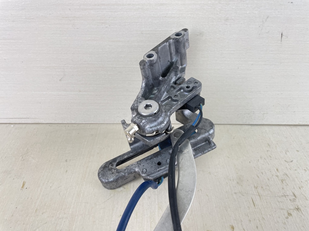 2014 Yamaha 150HP 4 Stroke Outboard Switch & Bracket Assembly 69J-8259F-00-00