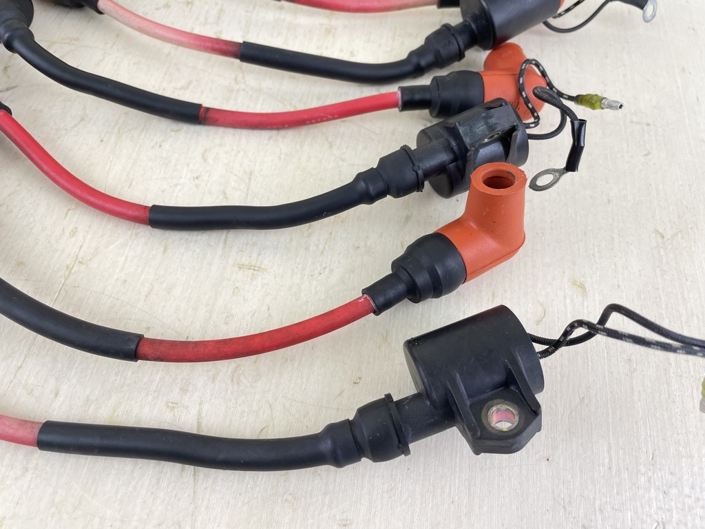 2001 Yamaha 225HP 2 Stroke Outboard Ignition Coil Set 61A-85570-00-00