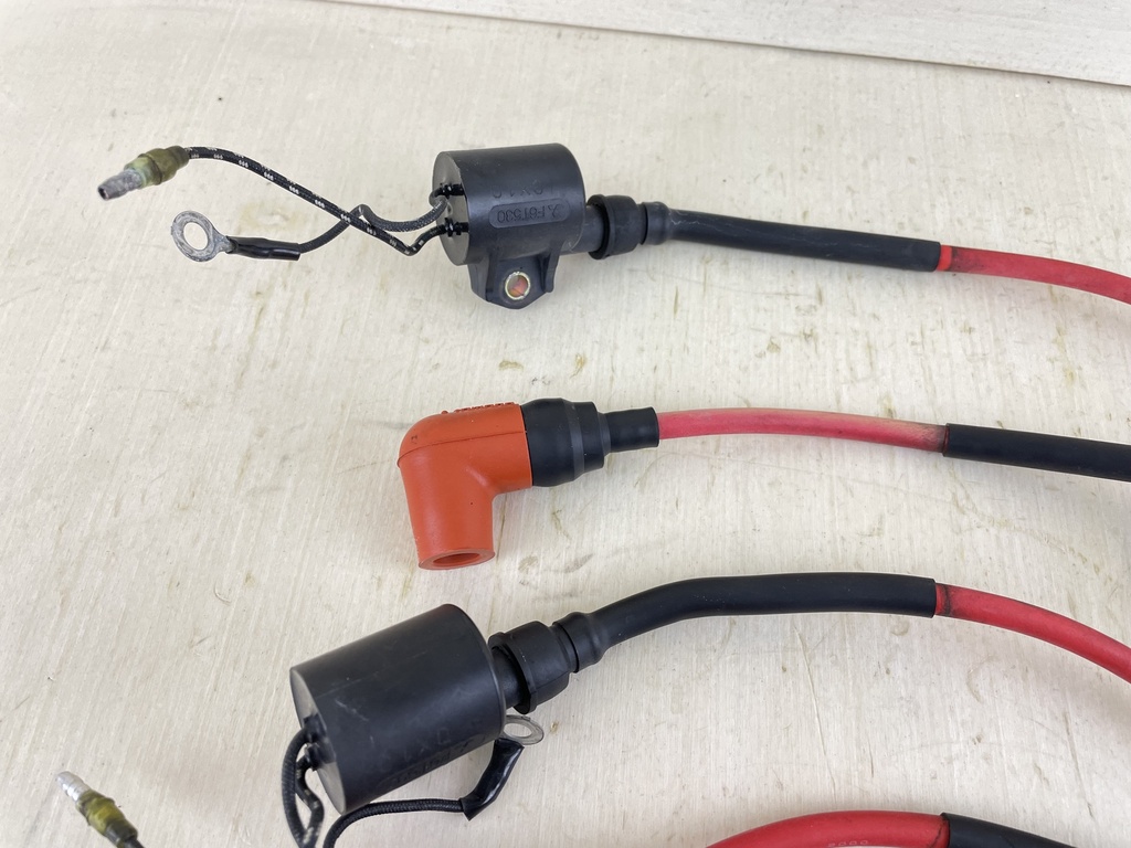 2001 Yamaha 225HP 2 Stroke Outboard Ignition Coil Set 61A-85570-00-00