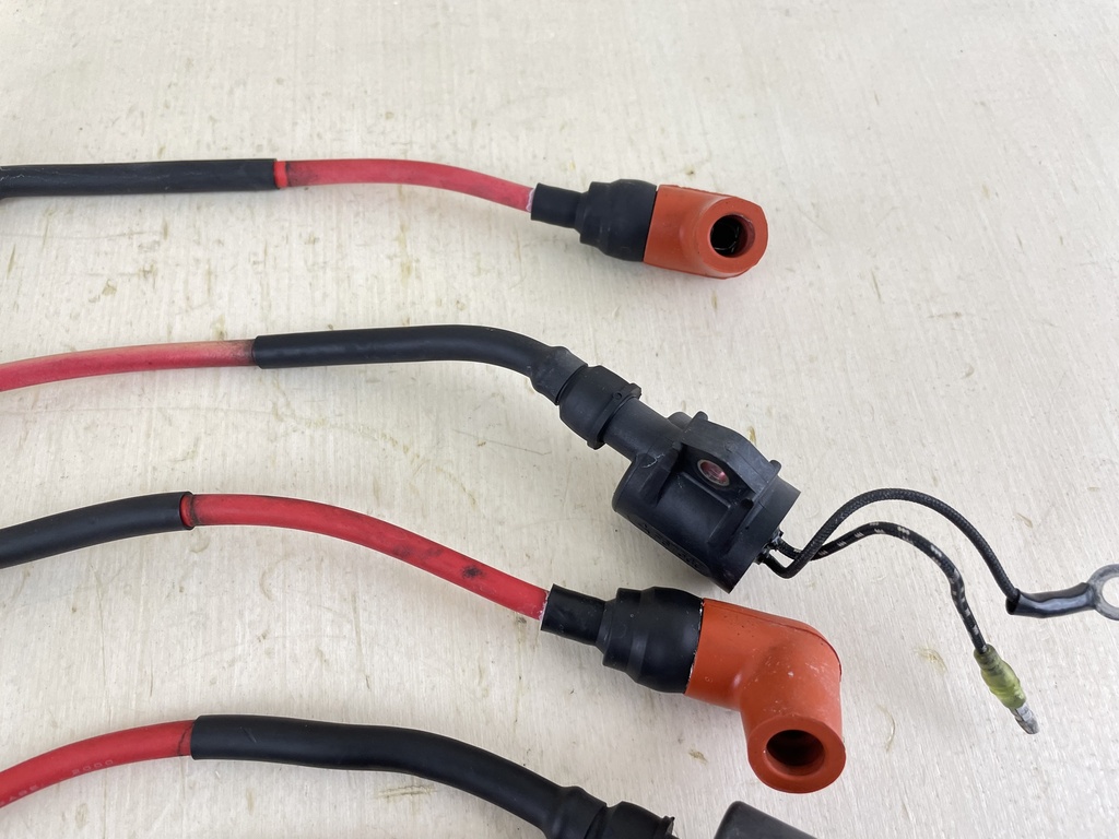 2001 Yamaha 225HP 2 Stroke Outboard Ignition Coil Set 61A-85570-00-00