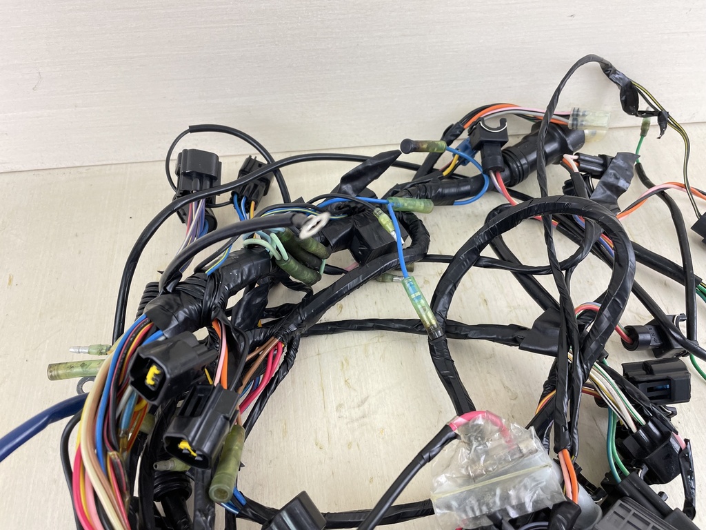 2001 Yamaha 225HP 2 Stroke Outboard Engine Wire Harness 65L-82590-00-00
