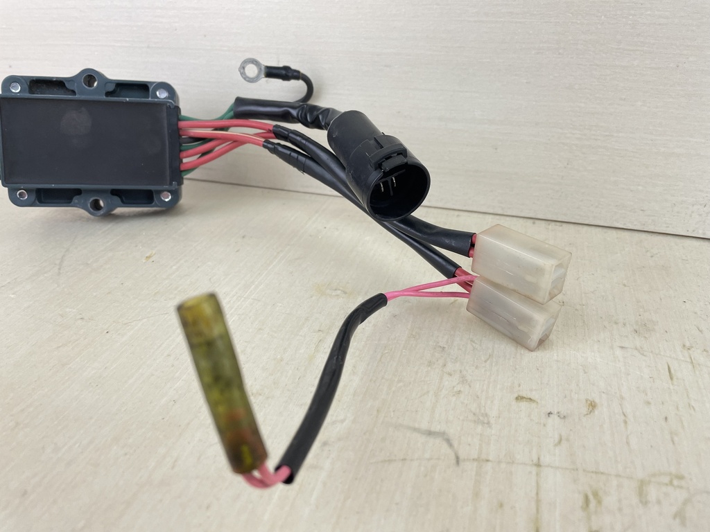 2001 Yamaha 225HP 2 Stroke Outboard Rectifier Regulator 61A-81960-01-00