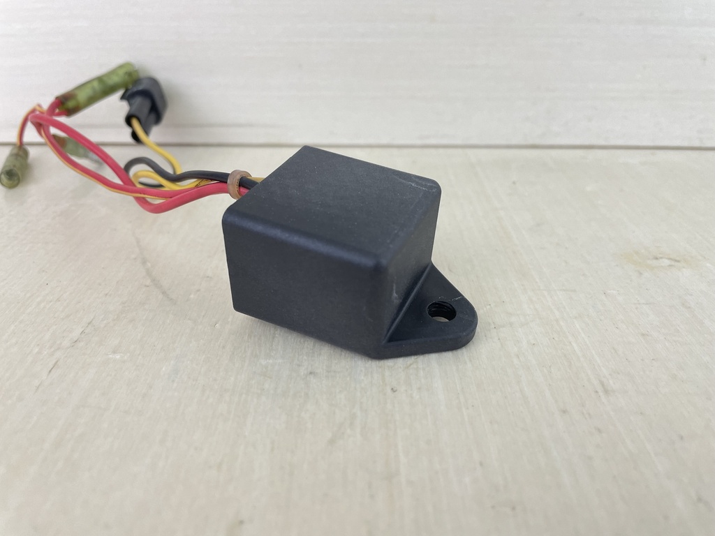 2001 Yamaha 225HP 2 Stroke Outboard Relay Assembly OX66 65L-81950-00-00