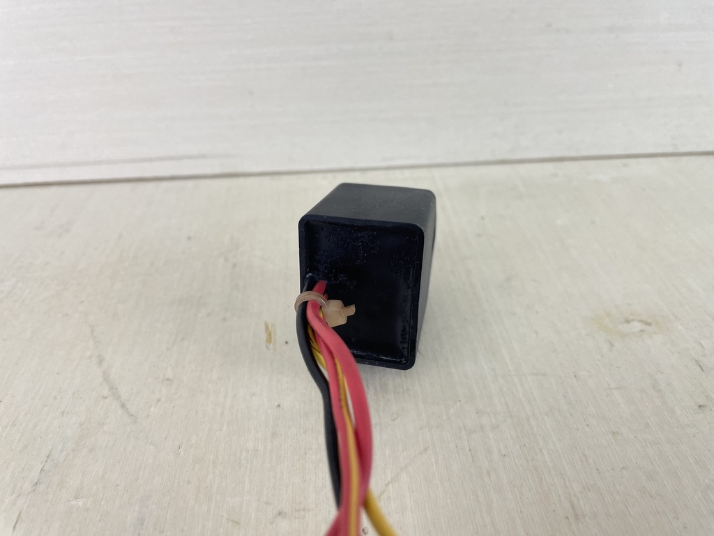 2001 Yamaha 225HP 2 Stroke Outboard Relay Assembly OX66 65L-81950-00-00