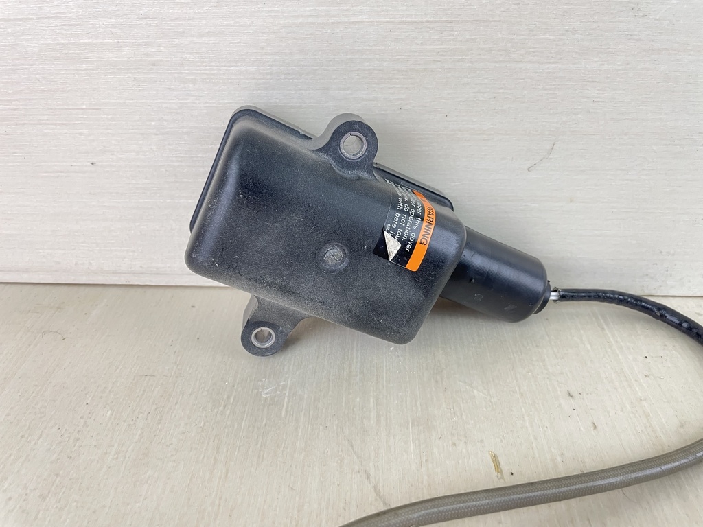 2001 Yamaha 225HP OX66 2 Stroke Outboard O2 Sensor 65L-8592A-01-00