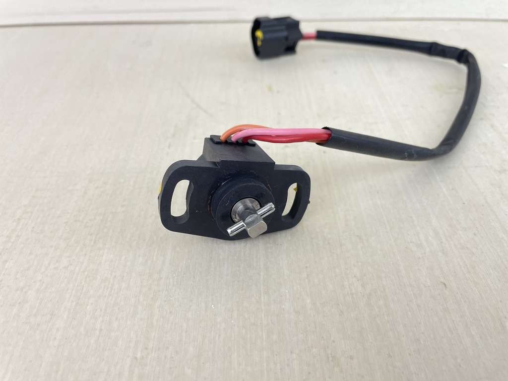 2001 Yamaha 225HP 2 Stroke Outboard Throttle Position Sensor 61A-85885-00-00