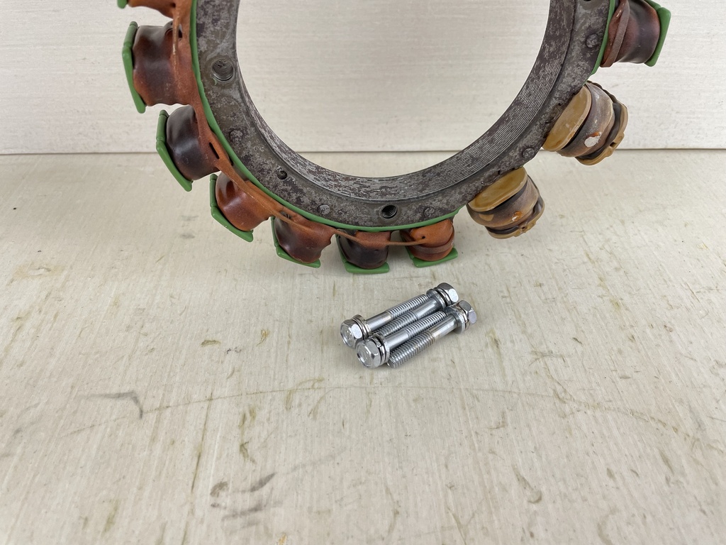 2001 Yamaha 225HP 2 Stroke Outboard Stator Assembly 61A-85510-02-00