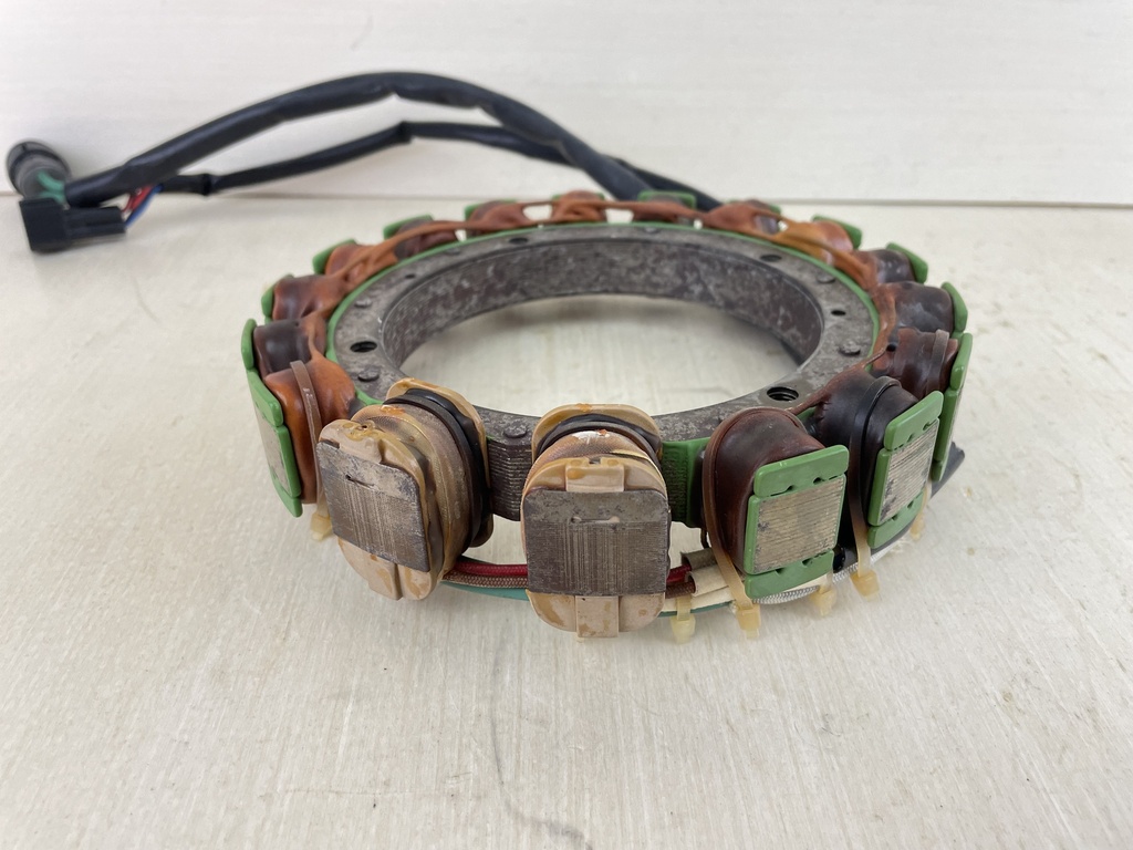 2001 Yamaha 225HP 2 Stroke Outboard Stator Assembly 61A-85510-02-00