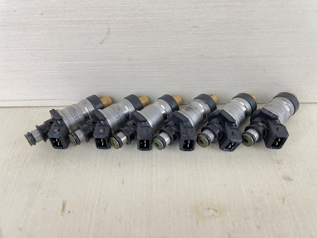 2001 Yamaha 225HP 2 Stroke OX66 Outboard Fuel Injector Set Of 6 65L-13761-00-00