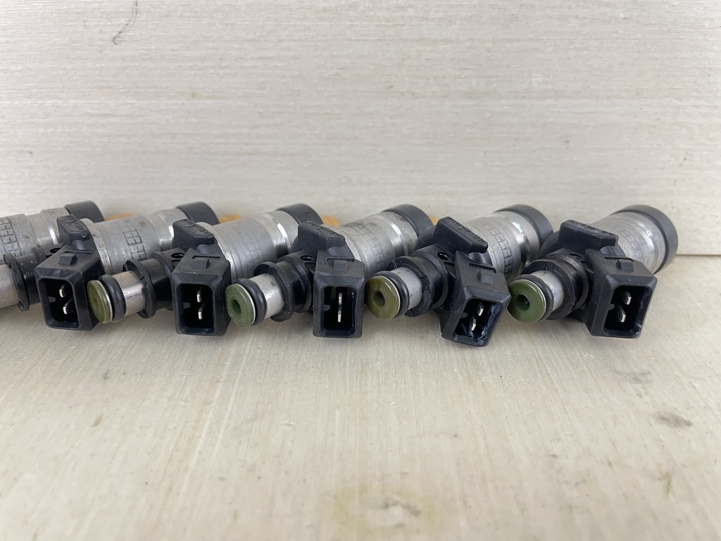 2001 Yamaha 225HP 2 Stroke OX66 Outboard Fuel Injector Set Of 6 65L-13761-00-00