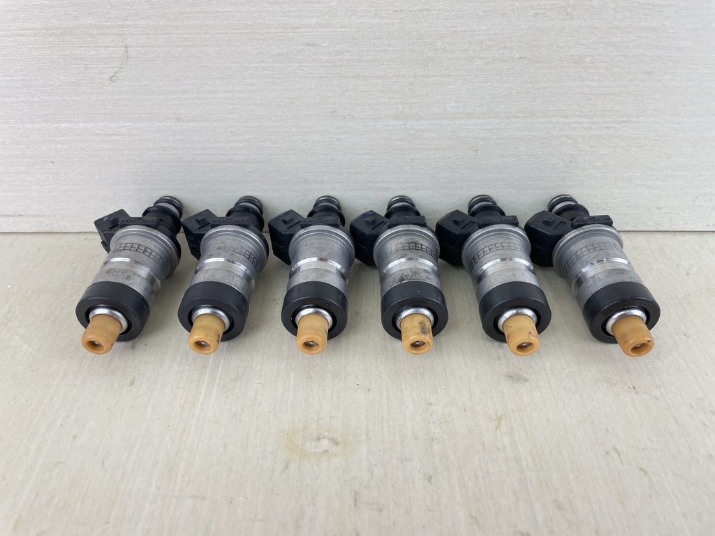 2001 Yamaha 225HP 2 Stroke OX66 Outboard Fuel Injector Set Of 6 65L-13761-00-00