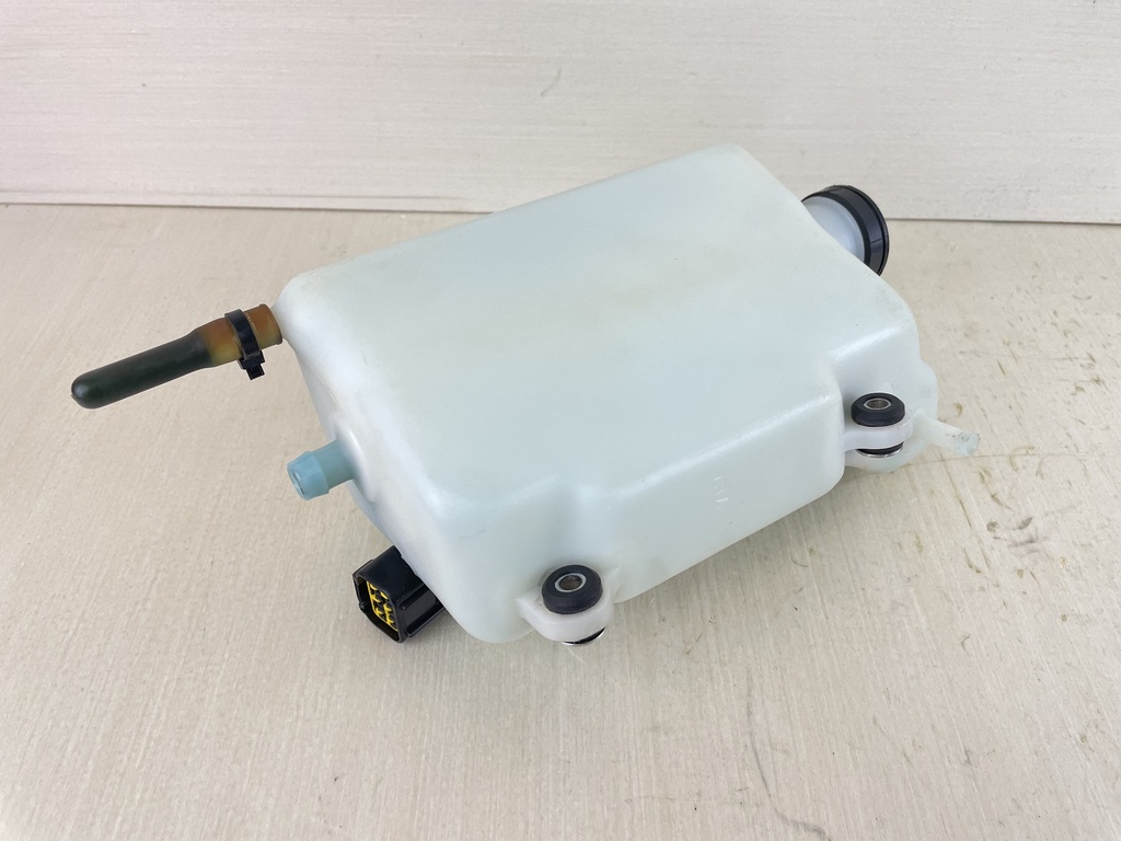 90 - 2005 Yamaha 200 225 250 300 HP 2 Stroke Outboard Oil Tank 61A-21750-00-00