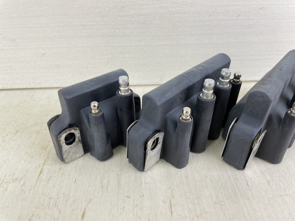 Johnson Evinrude Dual & Single Coil Pack Set 0586333 0583740