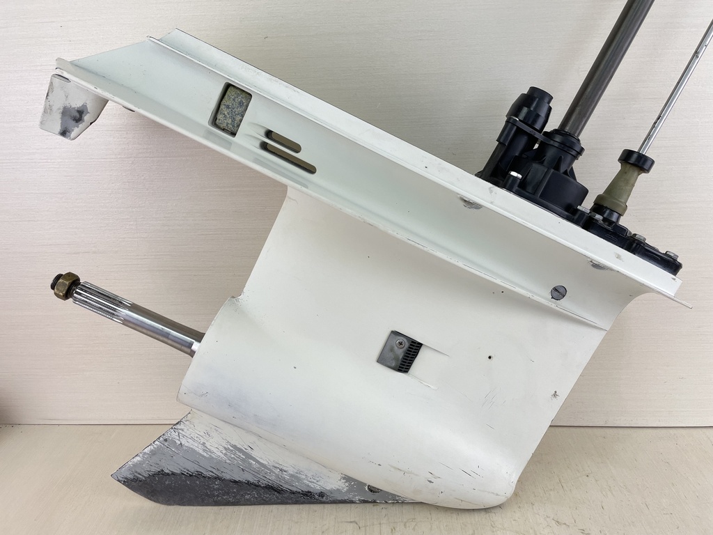 2000 Evinrude Johnson 150HP 2 Stroke 25" XL Lower Unit Gear Case 0439973