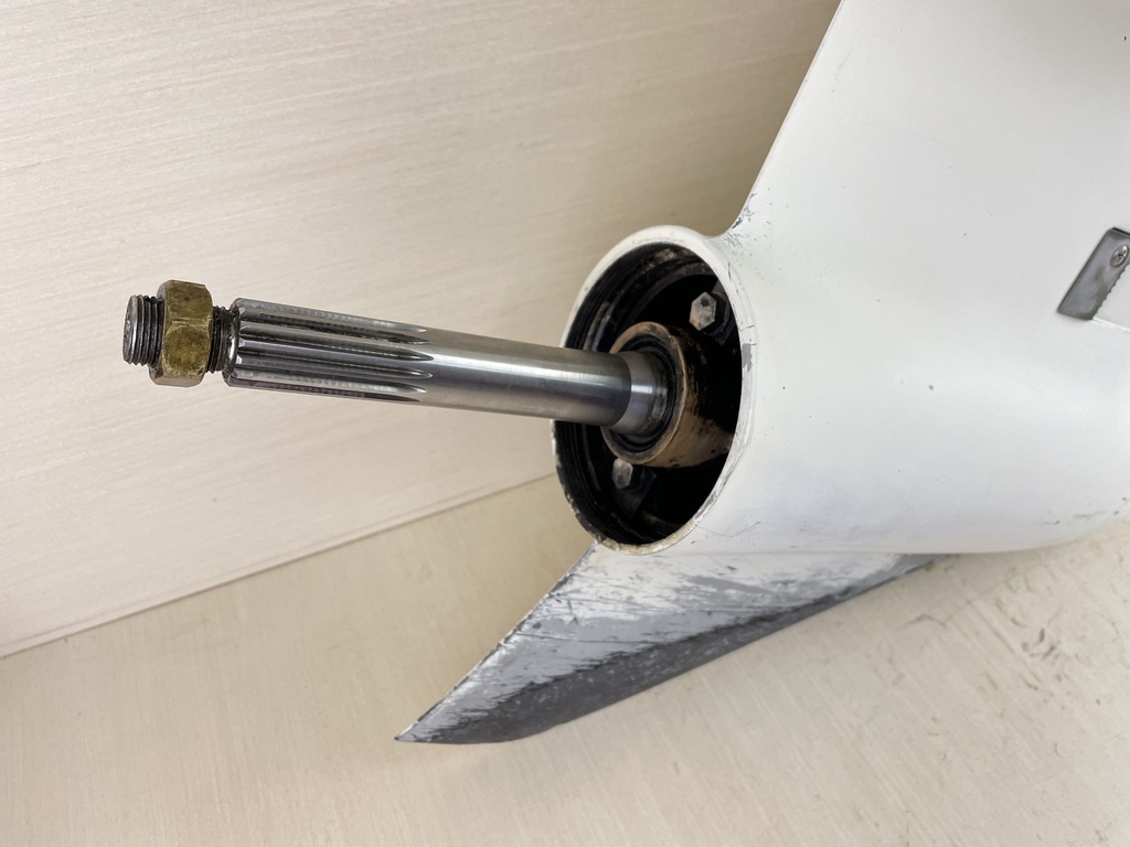 2000 Evinrude Johnson 150HP 2 Stroke 25" XL Lower Unit Gear Case 0439973