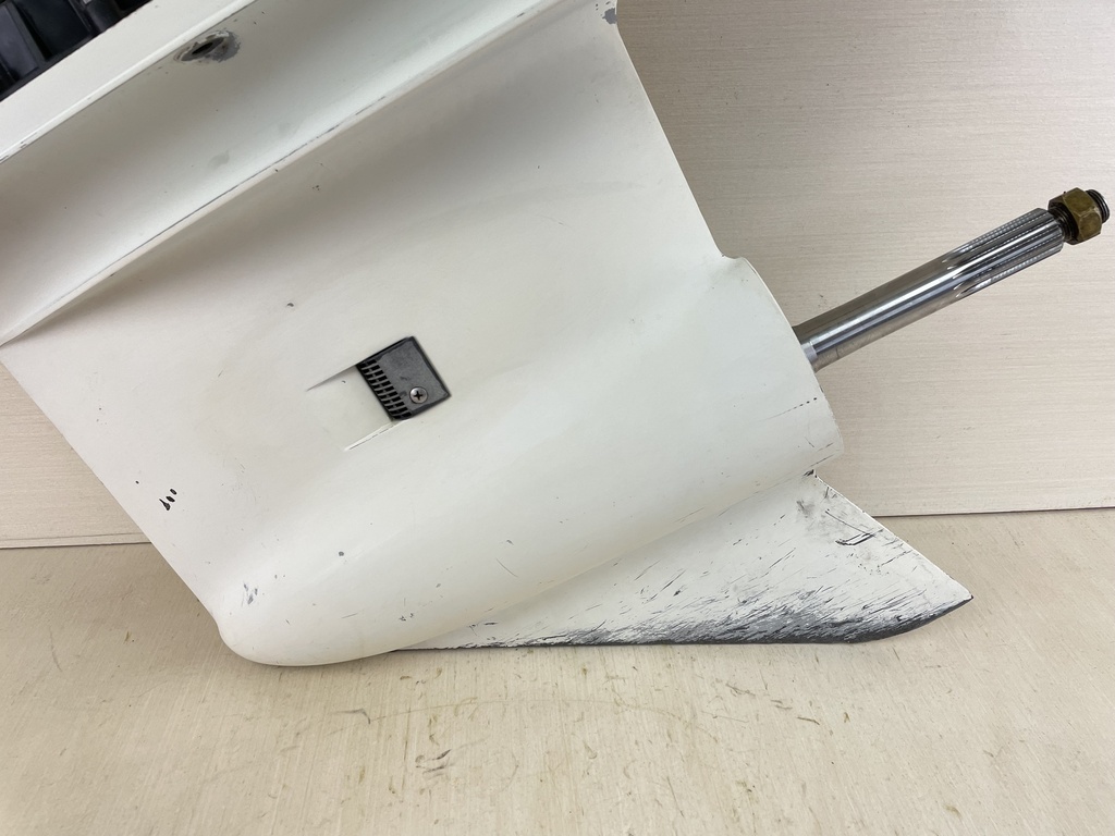 2000 Evinrude Johnson 150HP 2 Stroke 25" XL Lower Unit Gear Case 0439973