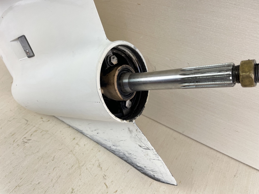 2000 Evinrude Johnson 150HP 2 Stroke 25" XL Lower Unit Gear Case 0439973