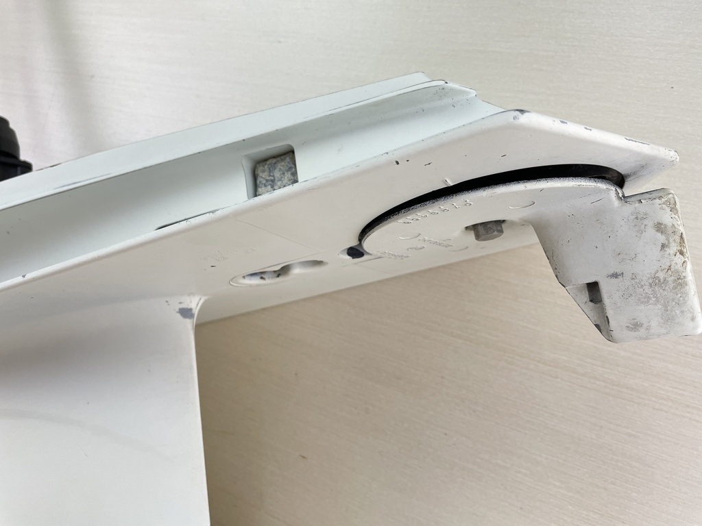 2000 Evinrude Johnson 150HP 2 Stroke 25" XL Lower Unit Gear Case 0439973