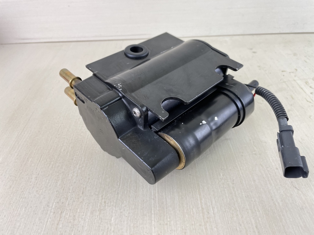 2000 Evinrude 225HP 2 Stroke Ficht VST Fuel Pump Assembly 0439712