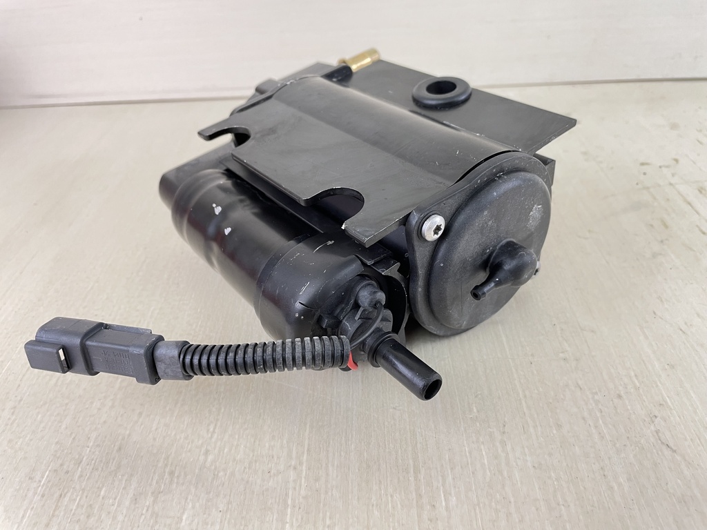 2000 Evinrude 225HP 2 Stroke Ficht VST Fuel Pump Assembly 0439712