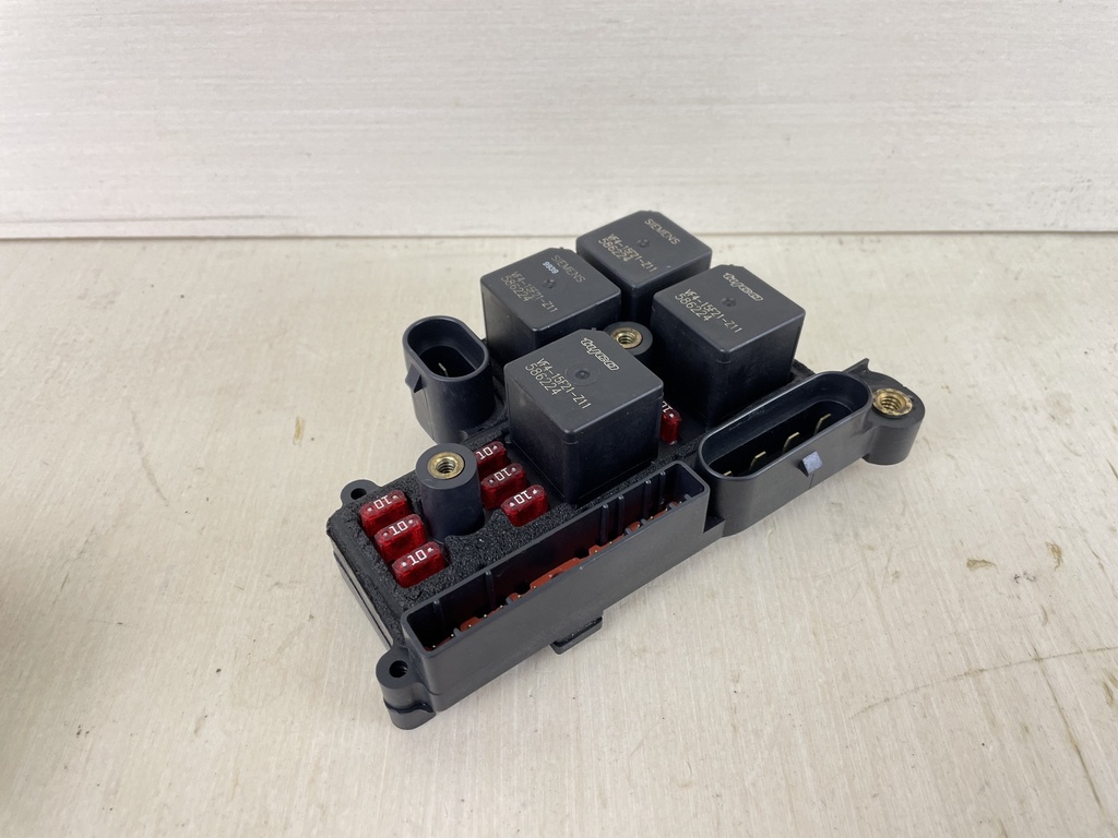 Johnson Evinrude Ficht Power Distribution Panel Fuse Block With Cover 0586754