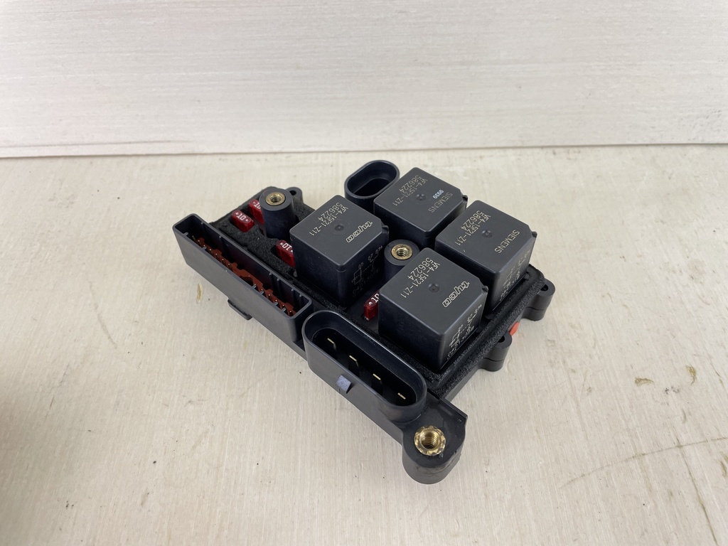 Johnson Evinrude Ficht Power Distribution Panel Fuse Block With Cover 0586754