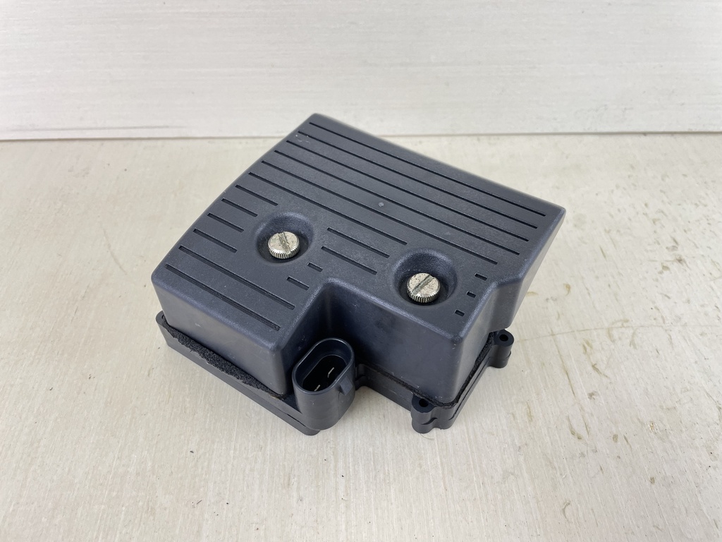 Johnson Evinrude Ficht Power Distribution Panel Fuse Block With Cover 0586754