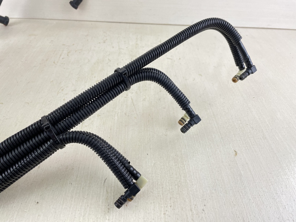 1999 Evinrude 225HP Ficht Fuel Injector Lines 5005413 0439348