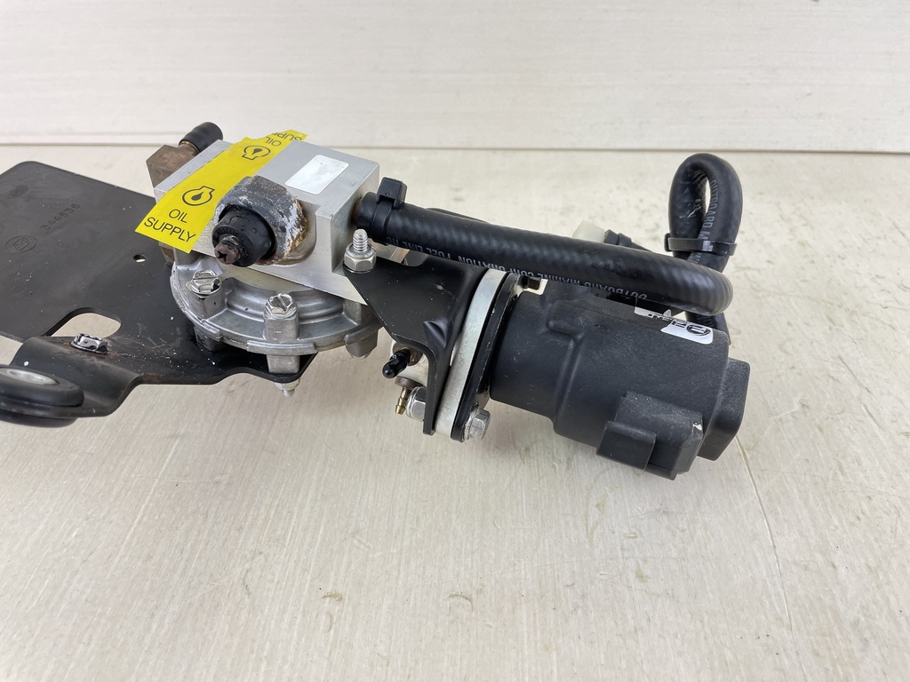 2001 Evinrude 250HP Ficht 2 Stroke Outboard Oil Injector Manifold & Lift Pump 5001505 5000527